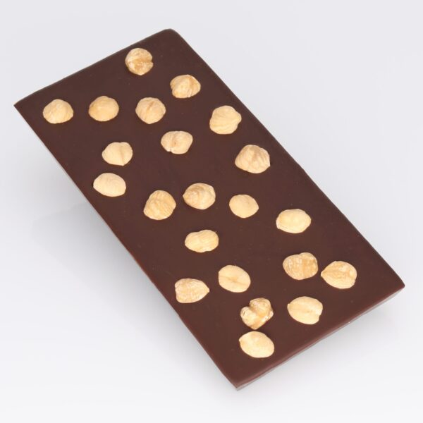 Tablette de chocolat au lait végétal avec noisettes