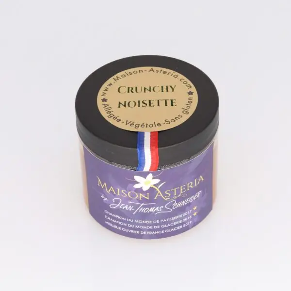 Gourmandise à tartiner à la noisette grillée et billes de riz croustillantes