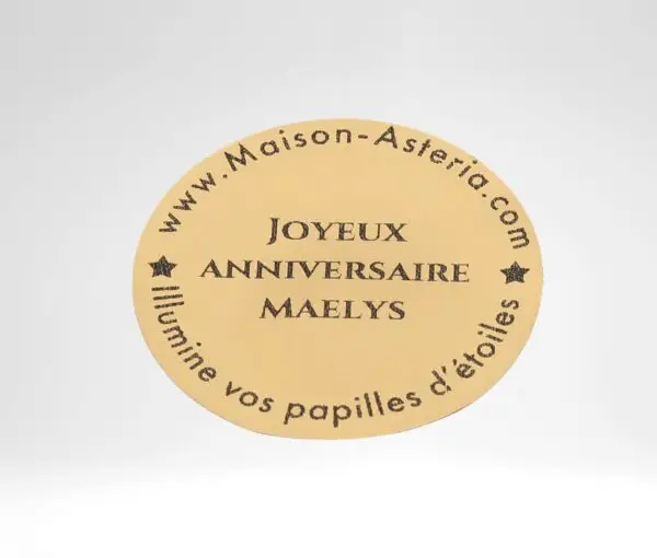Personnalisez nos produits avec une pastille autocollante